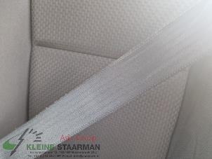 Gebruikte Veiligheidsgordel links-achter Toyota Corolla Verso (R10/11) 1.6 16V VVT-i Prijs op aanvraag aangeboden door Kleine Staarman B.V. Autodemontage