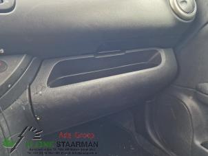 Gebruikte Dashboardkastje Nissan Note (E11) 1.6 16V Prijs op aanvraag aangeboden door Kleine Staarman B.V. Autodemontage