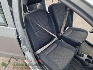 Gebruikte Voorstoel rechts Daihatsu Cuore (L251/271/276) 1.0 12V DVVT Prijs op aanvraag aangeboden door Kleine Staarman B.V. Autodemontage
