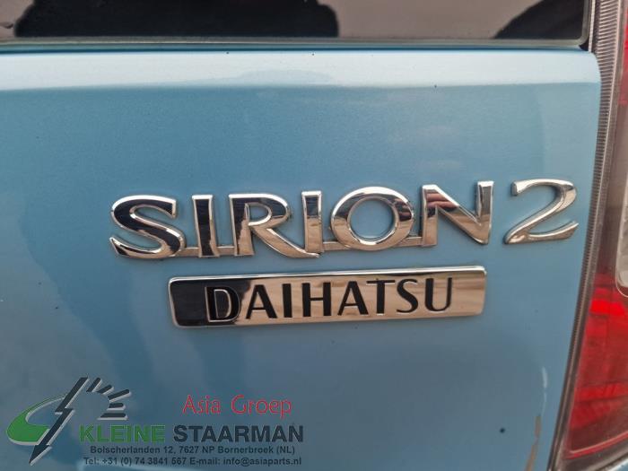 Motor Ruitenwisser achter van een Daihatsu Sirion 2 (M3) 1.3 16V DVVT 2006