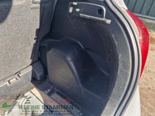 Gebruikte Kofferbakbekleding rechts Toyota Yaris II (P9) 1.33 16V Dual VVT-I Prijs op aanvraag aangeboden door Kleine Staarman B.V. Autodemontage