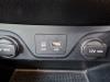 AUX/USB aansluiting van een Hyundai Tucson (TL), 2015 1.7 CRDi 16V 2WD, SUV, Diesel, 1.685cc, 85kW (116pk), FWD, D4FD, 2015-06 / 2020-09 2016