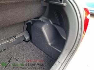 Gebruikte Kofferbakbekleding rechts Toyota Yaris II (P9) 1.0 12V VVT-i Prijs op aanvraag aangeboden door Kleine Staarman B.V. Autodemontage