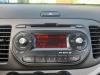 Radio CD Speler van een Kia Picanto (TA), 2011 / 2017 1.0 12V, Hatchback, Benzine, 998cc, 51kW (69pk), FWD, G3LA, 2011-05 / 2017-03, TAF4P1; TAF4P2; TAF5P1; TAF5P2 2012