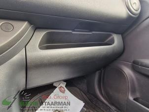 Gebruikte Dashboardkastje Nissan Note (E11) 1.4 16V Prijs op aanvraag aangeboden door Kleine Staarman B.V. Autodemontage
