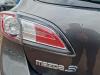 Achterlicht links van een Mazda 3 Sport (BL14/BLA4/BLB4), 2008 / 2014 2.0i MZR DISI 16V, Hatchback, Benzine, 1.999cc, 111kW (151pk), FWD, LFZ2, 2005-12 / 2013-05, BLA4G; BLB4G 2010
