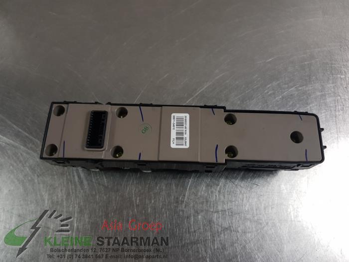 Elektrisch Raam Schakelaar van een Hyundai i30 (PDEB5/PDEBB/PDEBD/PDEBE) 2.0 N Turbo 16V Performance Pack 2018