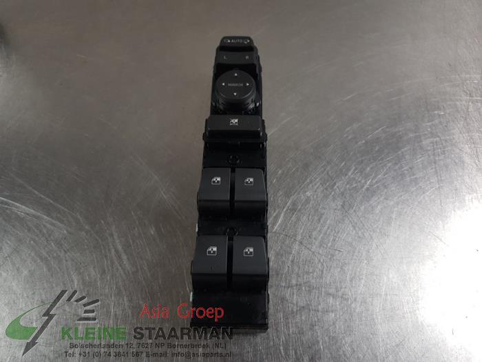 Elektrisch Raam Schakelaar van een Hyundai i30 (PDEB5/PDEBB/PDEBD/PDEBE) 2.0 N Turbo 16V Performance Pack 2018