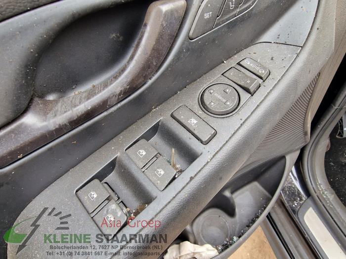 Elektrisch Raam Schakelaar van een Hyundai i30 (PDEB5/PDEBB/PDEBD/PDEBE) 2.0 N Turbo 16V Performance Pack 2018