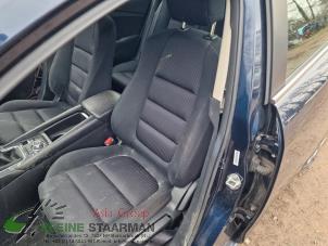 Gebruikte Voorstoel links Mazda 6 SportBreak (GJ/GH/GL) 2.2 SkyActiv-D 150 16V Prijs op aanvraag aangeboden door Kleine Staarman B.V. Autodemontage