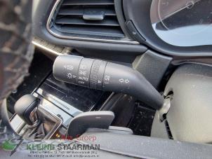 Gebruikte Knipperlicht Schakelaar Mazda CX-30 (DM) 2.0 e-SkyActiv X 186 16V Prijs op aanvraag aangeboden door Kleine Staarman B.V. Autodemontage