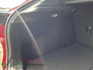 Gebruikte Kofferbakbekleding links Mazda CX-30 (DM) 2.0 e-SkyActiv X 186 16V Prijs op aanvraag aangeboden door Kleine Staarman B.V. Autodemontage