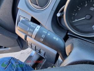 Gebruikte Schakelaar Richtingaanwijzer Mazda 5 (CWA9) 2.0i 16V Prijs op aanvraag aangeboden door Kleine Staarman B.V. Autodemontage