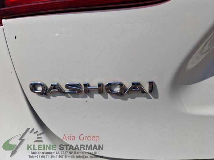 Kofferdekseldemper links-achter van een Nissan Qashqai (J11) 1.6 dCi 2016