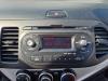 Radio CD Speler van een Kia Picanto (TA), 2011 / 2017 1.2 16V, Hatchback, Benzine, 1.248cc, 63kW (86pk), FWD, G4LA5, 2011-09 / 2017-03, TAF4P3; TAF4P4; TAF5P3; TAF5P4; TAF5P7 2012