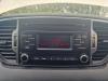Radio CD Speler van een Kia Sportage (QL), 2015 / 2022 1.6 GDI 16V 4x2, Jeep/SUV, Benzine, 1.591cc, 97kW (132pk), FWD, G4FD, 2015-09 / 2022-09, QLEF5P11; QLEF5P31 2017