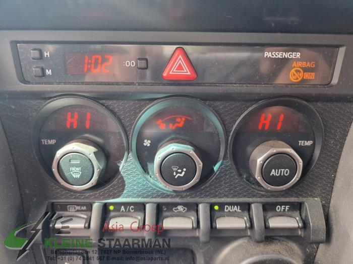 Kachel Bedieningspaneel van een Toyota GT 86 (ZN) 2.0 16V 2014