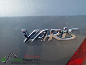 Gebruikte Motorkap Scharnier Toyota Yaris II (P9) 1.3 16V VVT-i Prijs op aanvraag aangeboden door Kleine Staarman B.V. Autodemontage