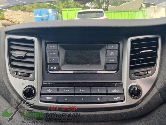 Radio van een Hyundai Tucson (TL) 1.7 CRDi 16V 2WD 2017