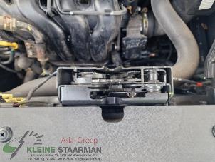 Gebruikte Motorkap Slotmechaniek Hyundai Tucson (TL) 1.6 GDi 16V 2WD Prijs op aanvraag aangeboden door Kleine Staarman B.V. Autodemontage
