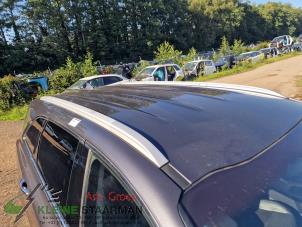 Gebruikte Dakrail rechts Kia Sorento III (UM) 2.2 CRDi 16V VGT 4x4 Prijs op aanvraag aangeboden door Kleine Staarman B.V. Autodemontage