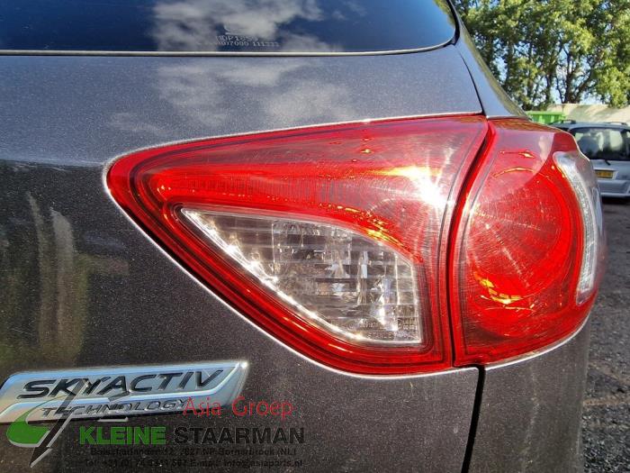 Achterlicht rechts van een Mazda CX-5 (KE,GH) 2.2 SkyActiv-D 150 16V 2WD 2016