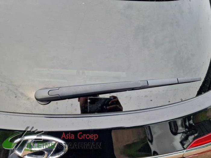Ruitenwisserarm achter van een Hyundai i40 CW (VFC) 2.0 GDI 16V 2015