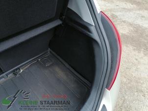 Gebruikte Kofferbakbekleding rechts Hyundai i20 1.2i 16V Prijs op aanvraag aangeboden door Kleine Staarman B.V. Autodemontage