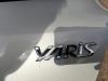 Toyota Yaris II (P9) 1.33 16V Dual VVT-I Airbag hemel links