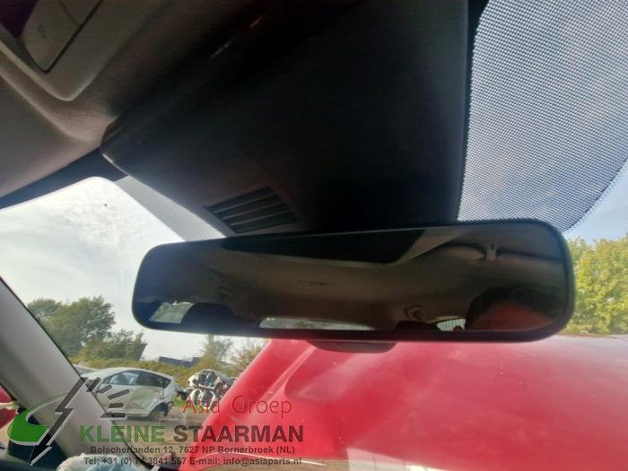 Spiegel binnen van een Mazda CX-30 (DM) 2.0 e-SkyActiv-G 122 16V 2021