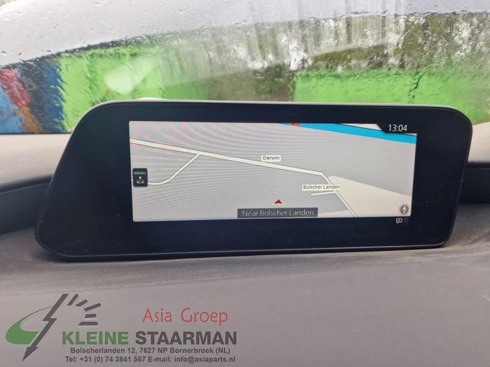Navigatie Systeem van een Mazda 3 Sport (BP) 2.0 SkyActiv-G 122 Mild Hybrid 16V 2019