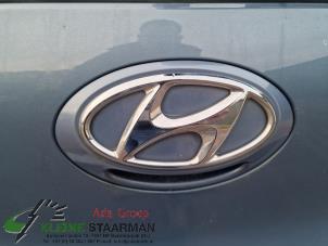 Gebruikte Achterklep Handgreep Hyundai i10 (B5) 1.2 16V Prijs op aanvraag aangeboden door Kleine Staarman B.V. Autodemontage