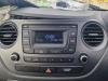 Radio van een Hyundai i10 (B5), 2013 / 2019 1.2 16V, Hatchback, Benzine, 1.248cc, 64kW (87pk), FWD, G4LA, 2013-12 / 2019-12, B5P3; B5P4 2017