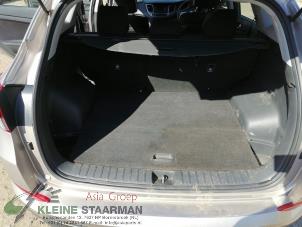 Gebruikte Vloerplaat bagageruimte Hyundai Tucson (TL) 1.7 CRDi 16V 2WD Prijs op aanvraag aangeboden door Kleine Staarman B.V. Autodemontage