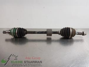 Gebruikte Aandrijfas links-voor Daihatsu Sirion 2 (M3) 1.5 16V Prijs op aanvraag aangeboden door Kleine Staarman B.V. Autodemontage