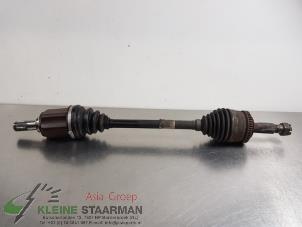 Gebruikte Aandrijfas links-voor Kia Cee'd Sporty Wagon (EDF) 1.4 16V Prijs op aanvraag aangeboden door Kleine Staarman B.V. Autodemontage