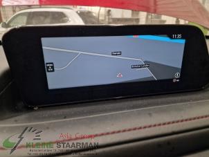 Gebruikte Navigatie Systeem Mazda CX-30 (DM) 2.0 e-SkyActiv X 186 16V Prijs op aanvraag aangeboden door Kleine Staarman B.V. Autodemontage