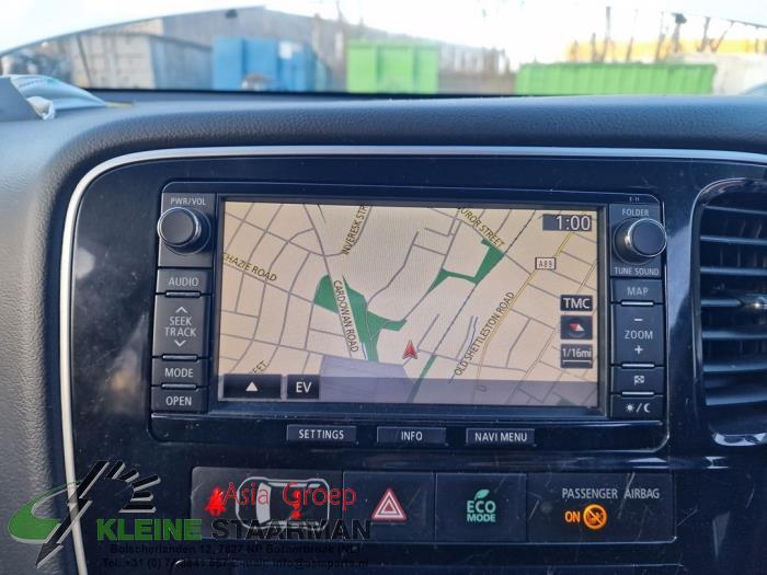 Navigatie Systeem van een Mitsubishi Outlander (GF/GG) 2.0 16V PHEV 4x4 2015