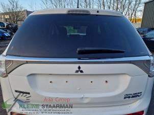 Gebruikte Reflector Sierplaat achter Mitsubishi Outlander (GF/GG) 2.0 16V PHEV 4x4 Prijs op aanvraag aangeboden door Kleine Staarman B.V. Autodemontage