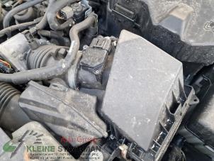 Gebruikte Luchtfilterhuis Mazda 5 (CWA9) 2.0i 16V Prijs op aanvraag aangeboden door Kleine Staarman B.V. Autodemontage