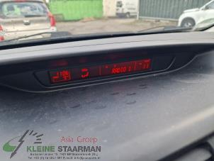 Gebruikte Display Interieur Mazda 5 (CWA9) 2.0i 16V Prijs op aanvraag aangeboden door Kleine Staarman B.V. Autodemontage