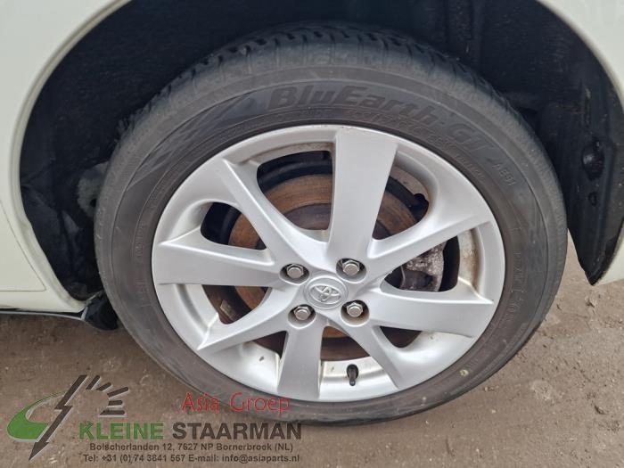 Velgen set + banden Lichtmetaal TOYOTA