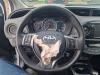 Stuurwiel van een Toyota Yaris III (P13), 2010 / 2020 1.5 16V Hybrid, Hatchback, Elektrisch Benzine, 1.497cc, 74kW (101pk), FWD, 1NZFXE, 2012-03 / 2020-06, NHP13 2015