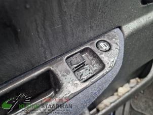 Gebruikte Ruit schakelaar elektrisch Suzuki Wagon-R+ (RB) 1.3 16V VVT Prijs op aanvraag aangeboden door Kleine Staarman B.V. Autodemontage