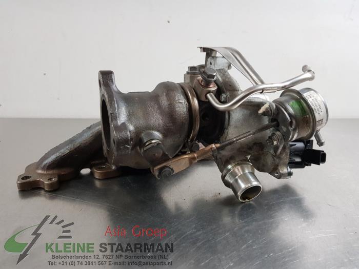 Turbo van een Nissan Qashqai (J11) 1.2 DIG-T 16V 2016