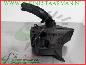 Gebruikte Luchtfilterhuis Nissan Micra C+C (K12) 1.6 16V Prijs € 42,50 Margeregeling aangeboden door Kleine Staarman B.V. Autodemontage