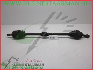 Gebruikte Aandrijfas rechts-voor Hyundai Elantra III 2.0i 16V CVVT Prijs € 45,00 Margeregeling aangeboden door Kleine Staarman B.V. Autodemontage