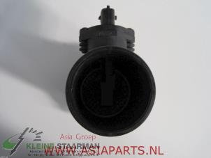Gebruikte Luchthoeveelheidsmeter Kia Carens II (FJ) 1.8i 16V Prijs € 42,50 Margeregeling aangeboden door Kleine Staarman B.V. Autodemontage