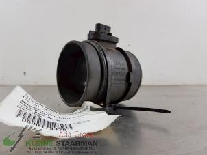 Gebruikte Luchthoeveelheidsmeter Hyundai iX35 (LM) 2.0 CRDi 16V Prijs € 42,50 Margeregeling aangeboden door Kleine Staarman B.V. Autodemontage