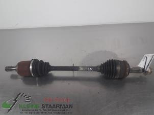 Gebruikte Aandrijfas links-voor Kia Pro cee'd (EDB3) 1.4 CVVT 16V Prijs € 45,00 Margeregeling aangeboden door Kleine Staarman B.V. Autodemontage